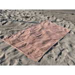 Luxe XXL Sauna- en Strandhanddoek – Bruin met Stijlvolle Strepen – Inclusief Kussenuitsparing en Telefoonzakken Luxe XXL Sauna- en Strandhanddoek – Bruin met Stijlvolle Strepen – Inclusief Kussenuitsparing en Telefoonzakken