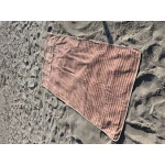 Luxe XXL Sauna- en Strandhanddoek – Bruin met Stijlvolle Strepen – Inclusief Kussenuitsparing en Telefoonzakken Luxe XXL Sauna- en Strandhanddoek – Bruin met Stijlvolle Strepen – Inclusief Kussenuitsparing en Telefoonzakken